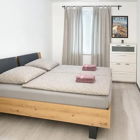 Castle & Old Town Center 2-room *